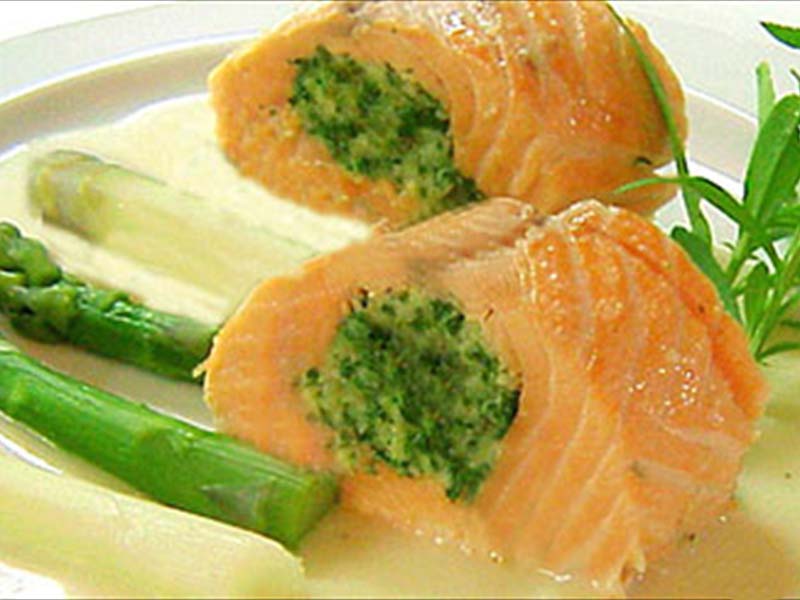 Stuffed salmon fillet 